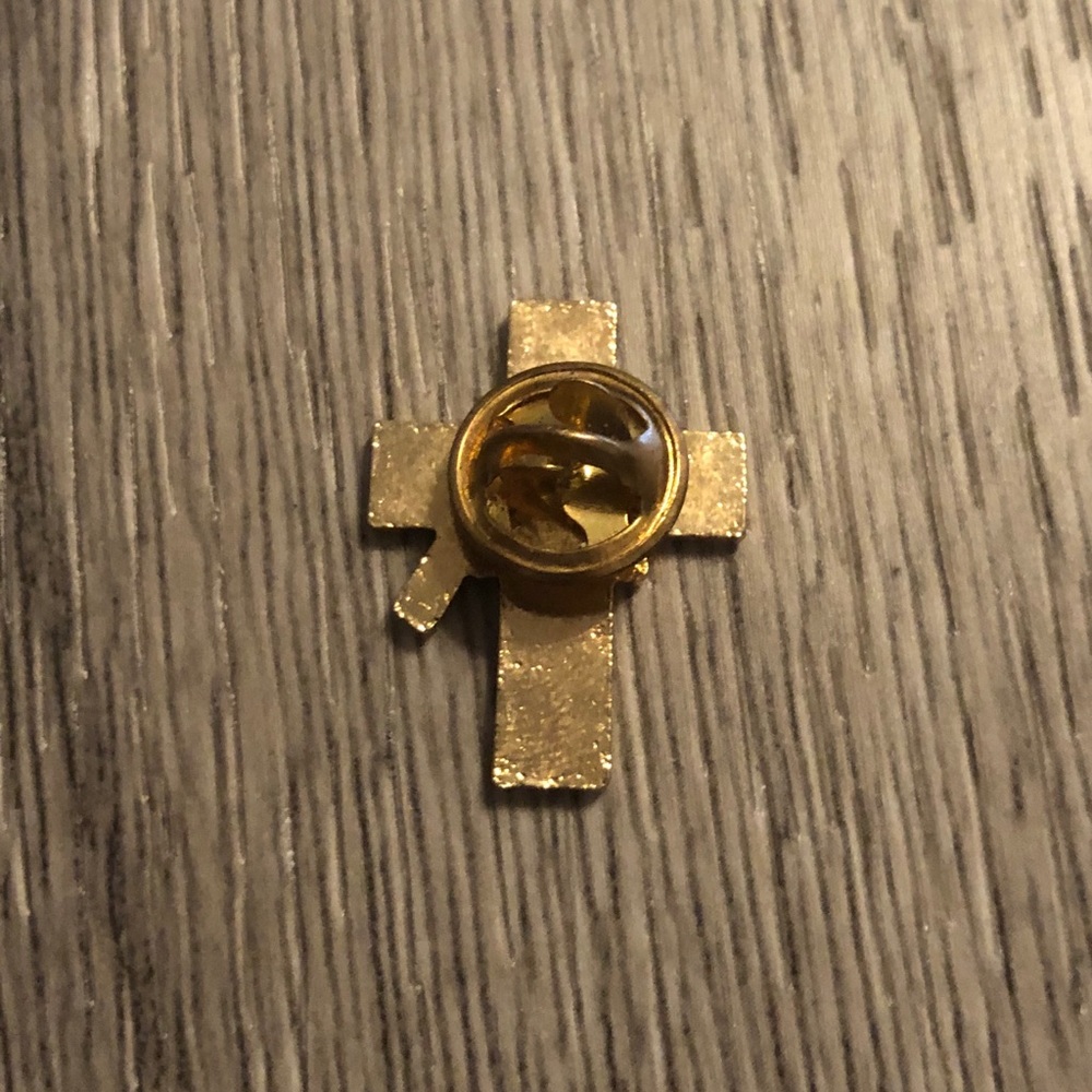 Graduation Cross Pin - Picture 4 of 7